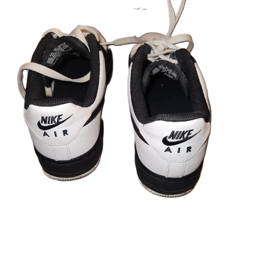 Nike Mens Air Force 1 ID Black White Sneakers Size 7
